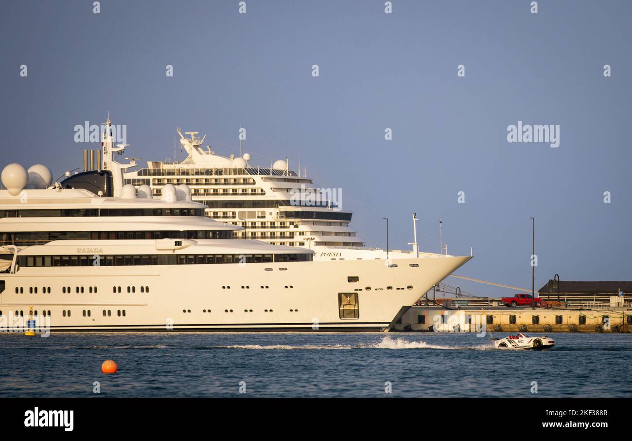 15.11.2022, Doha Katar Qatar Jetski Cruise ships serve as