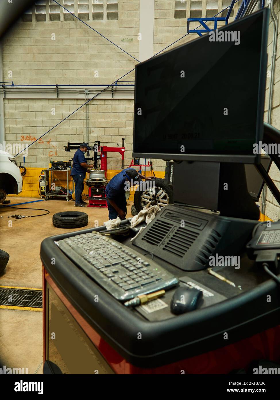 Professional mechanics where automotive mechanics engineers