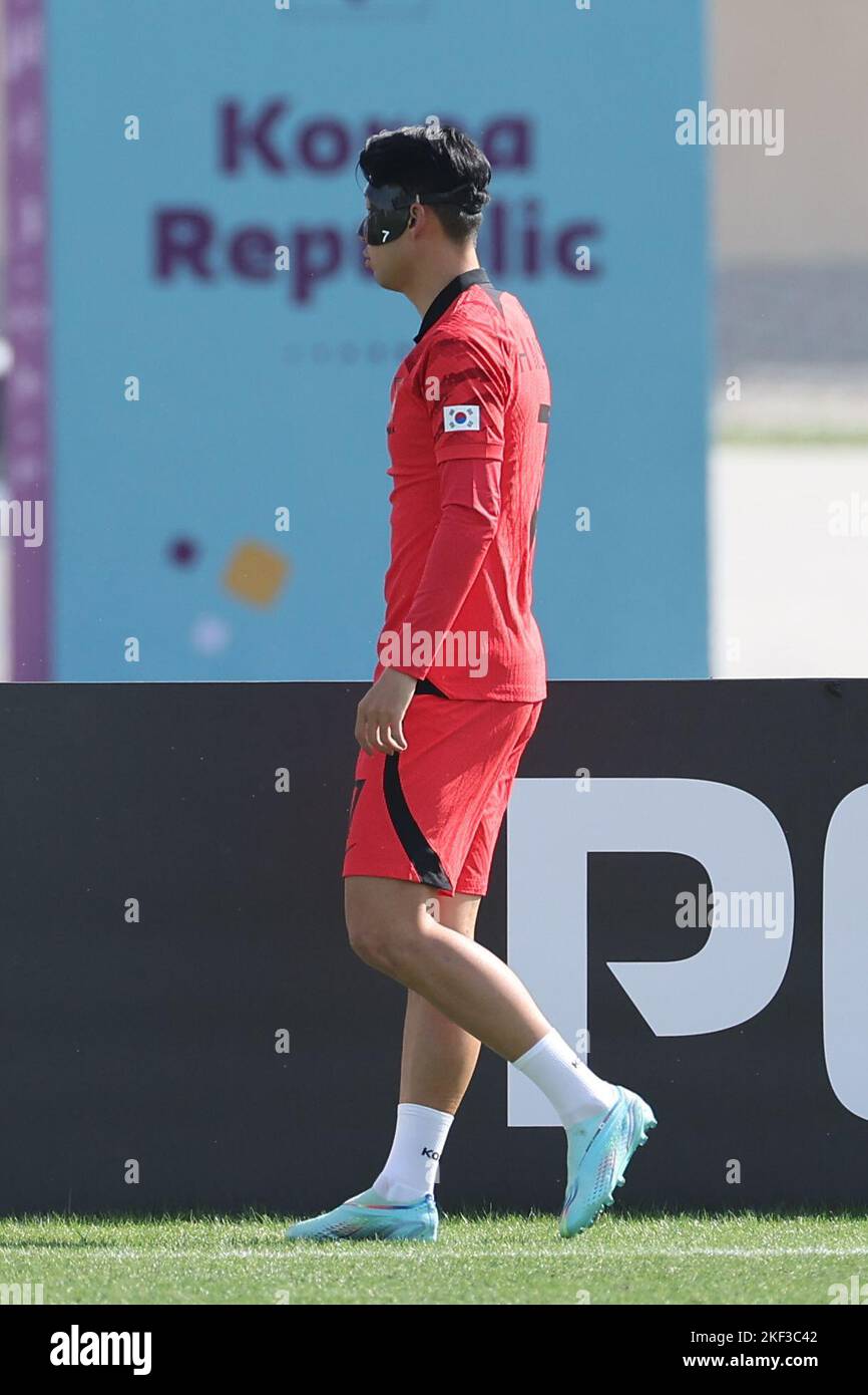 16th Nov, 2022. Son Heungmin with face mask South Korea's Son Heung