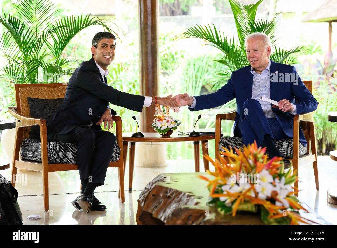 Prime Minister Rishi Sunak shakes hands with US President Joe Biden during a bilateral meeting at the G20 summit in Nusa Dua, Bali, Indonesia. Picture date: Wednesday November 16, 2022. Stock Photo