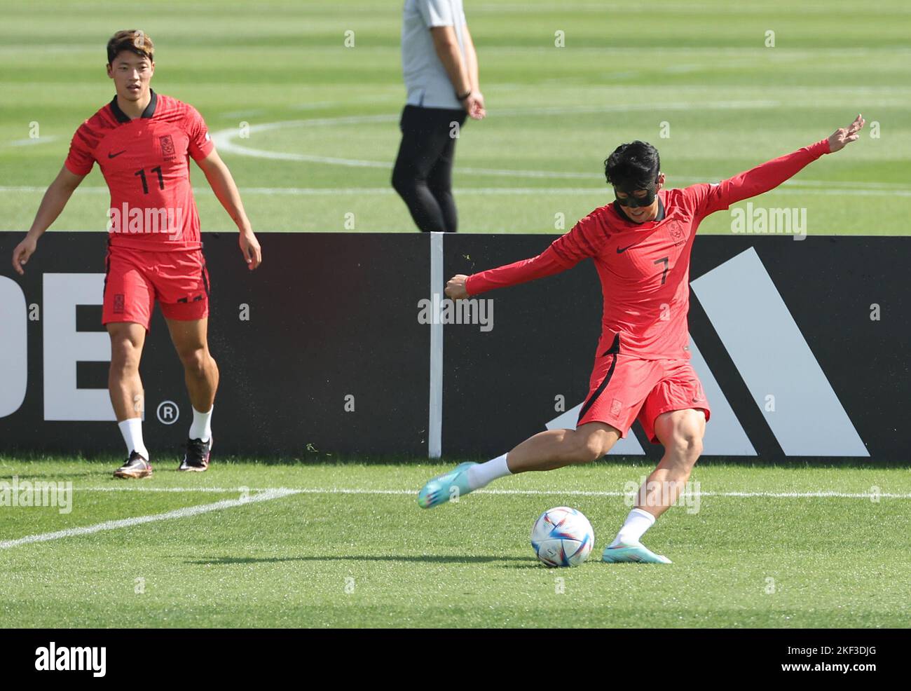 16th Nov, 2022. Son Heungmin with face mask South Korea's Son Heung