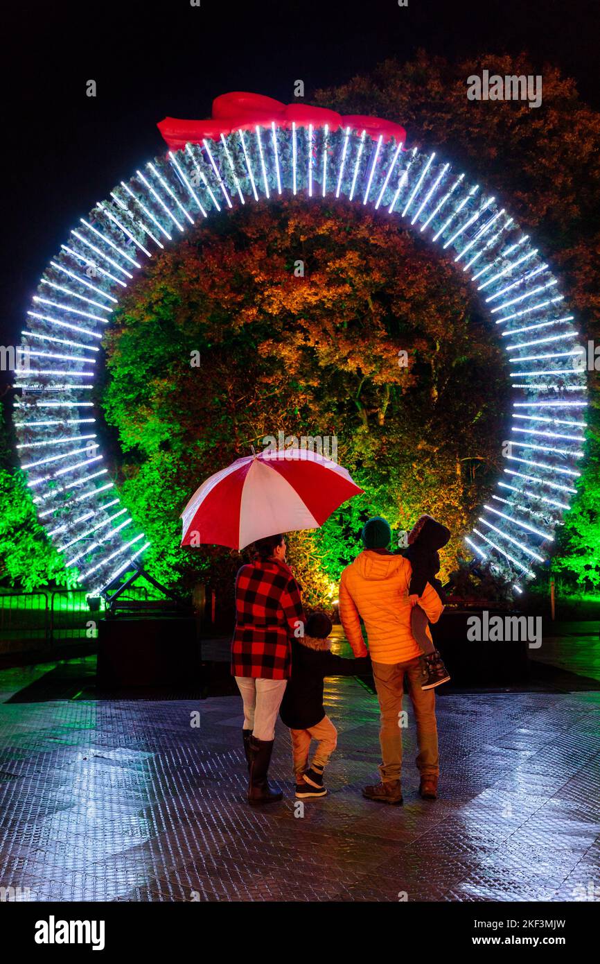 Kew Gardens, London, UK. 15th November 2022. Visitors enjoying the