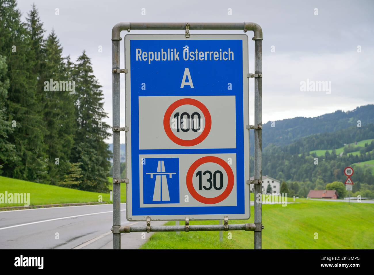 Geschwindigkeitsbegrenzung Schild, Grenze, Vorarlberg, Österreich Stock Photo