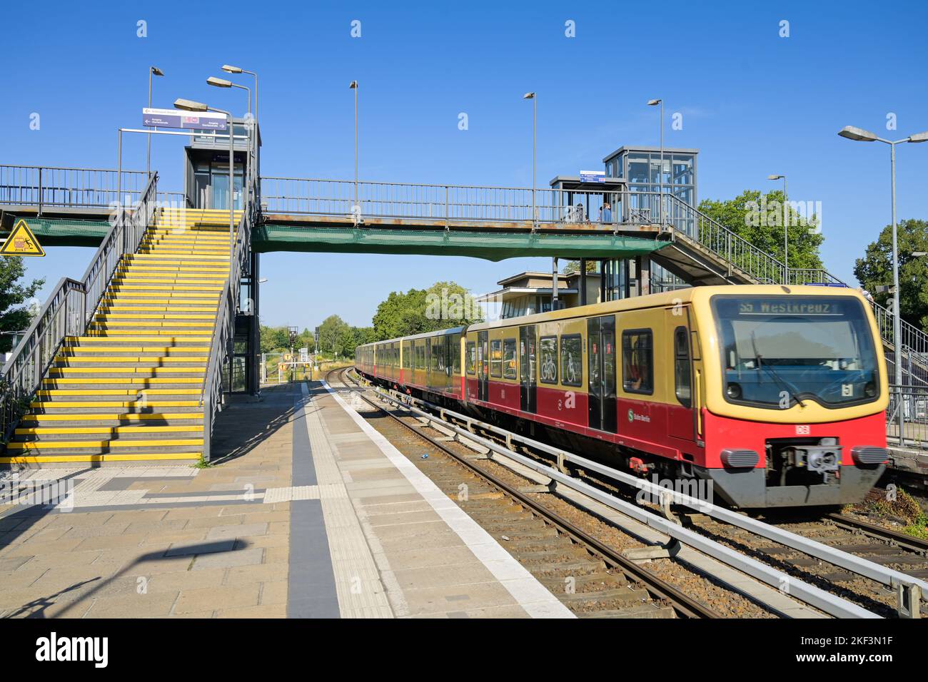 SBahnhof Biesdorf, Berlin, Deutschland Stock Photo Alamy