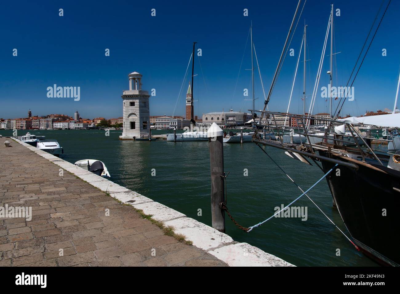Zollturm und Campanile de San Marco, gesehen von der Insel San Giorgio Maggiore, Venedig, Venetien, Italien Stock Photo