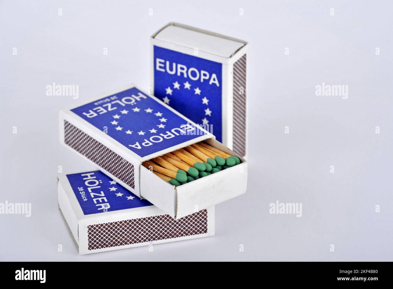 EUROPA Zündhölzer – 100 Schachteln (10x10er) à Ca. 38 Stück, 43mm, Blauer Zündkopf, Für Kamin, Grill, Kerzen EUROPA Zündhölzer – 100 Schachteln (10x10er) à Ca. 38 Stück, 43mm, Blauer Zündkopf, Für Kamin, Grill, Kerzen