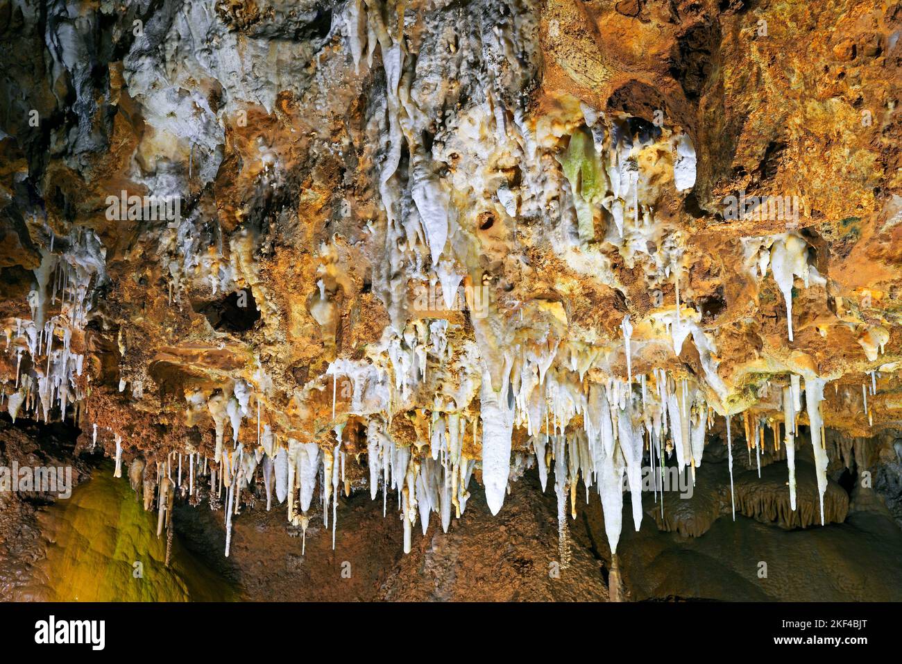 Tropfsteinhöhle in Frankreich, Südfrankreich, Alpes-Maritimes Stock Photo
