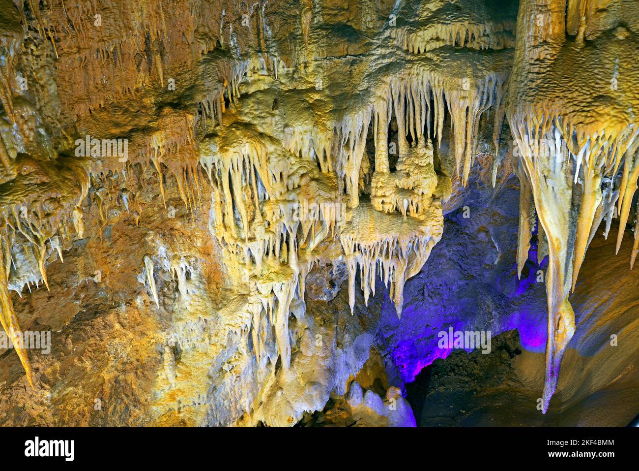Tropfsteinhöhle in Frankreich, Südfrankreich, Alpes-Maritimes Stock Photo
