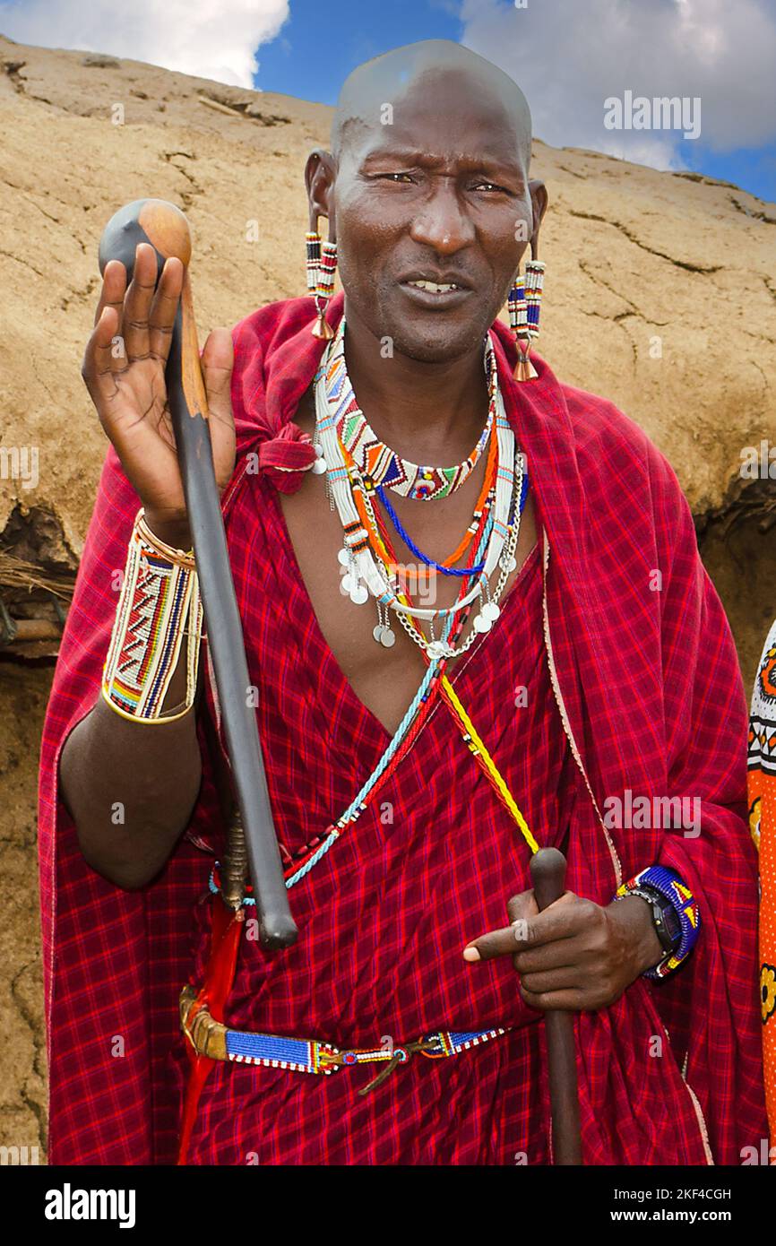 Masaii Mann im Masaii Mara Park in Kenya, Masai, Maasai Stock Photo - Alamy