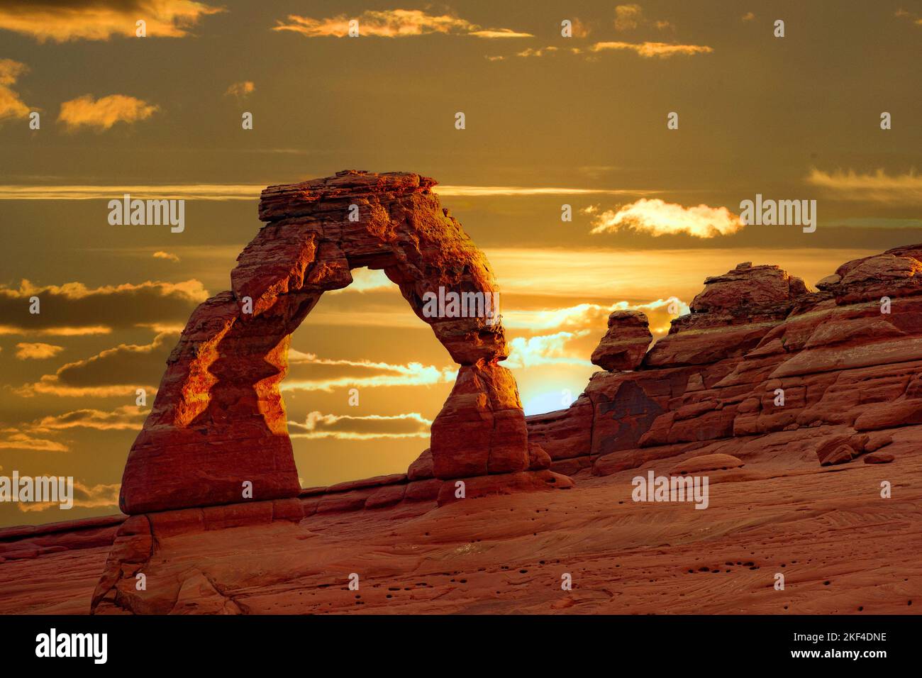 Delicate Arch Felsbogen bei Sonnenuntergang, Arches Nationalpark, Utah, USA, Nordamerika, Moab, Stock Photo