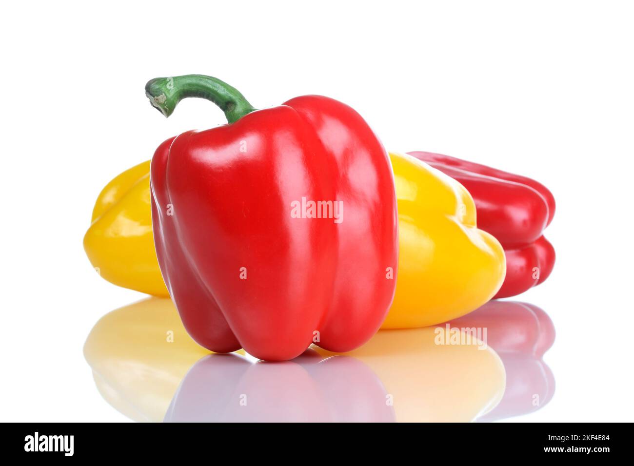 Rote und gelbe Paprika, Still-Life, Stilllife, Gemüse, Lebensmittel,  Gewürz, Nachtschattengewächs, Chili, Pepperoni, Stock Photo