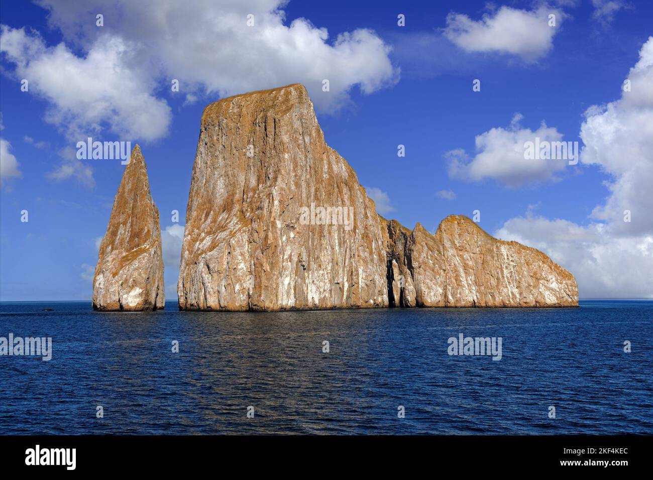 Kicker Rock nahe der Insel San Cristobal, Galapagos, Unesco Welterbe, Ekuador, Suedamerika Stock Photo