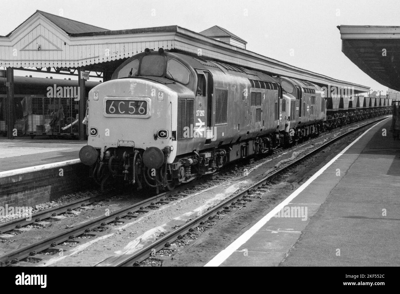 original british rail diesel locomotives class 37 numbers 37292 37293 on freight didcot late 1970s early 1980s Stock Photo