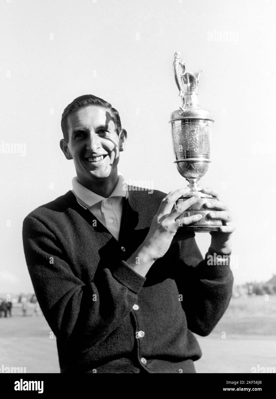 Open champion Bob Charles celebrates with the Claret Jug Stock Photo ...