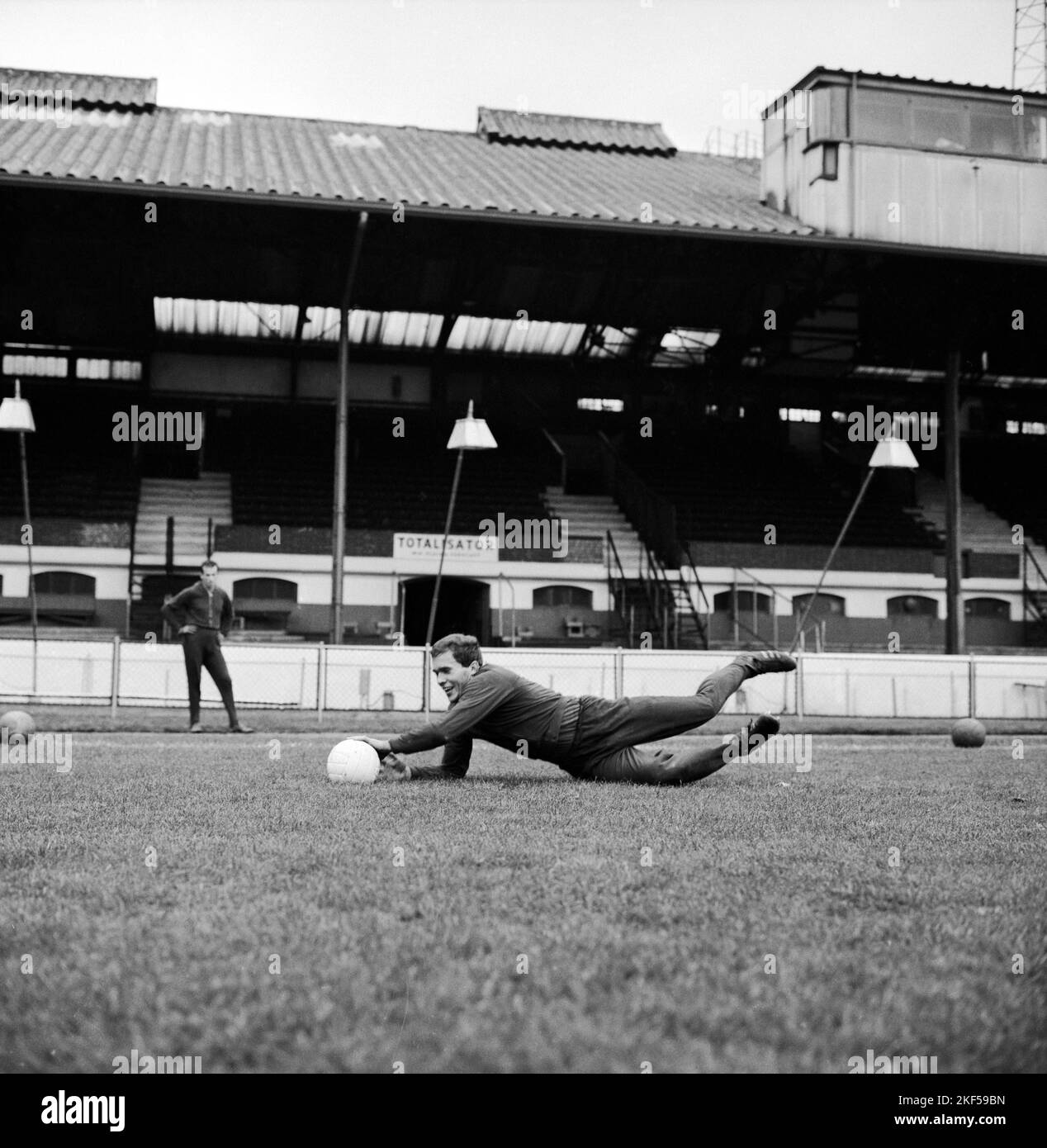 Photo Ancienne Ivo Viktor - Gardien Dukla Prague Et Équipe Tchécoslovaquie - Années 1970