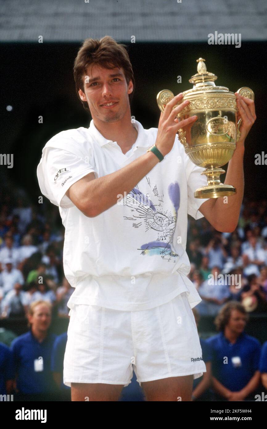Photo Vintage Boris Becker - Vainqueur Du Tournoi, Trophée, Années 1980