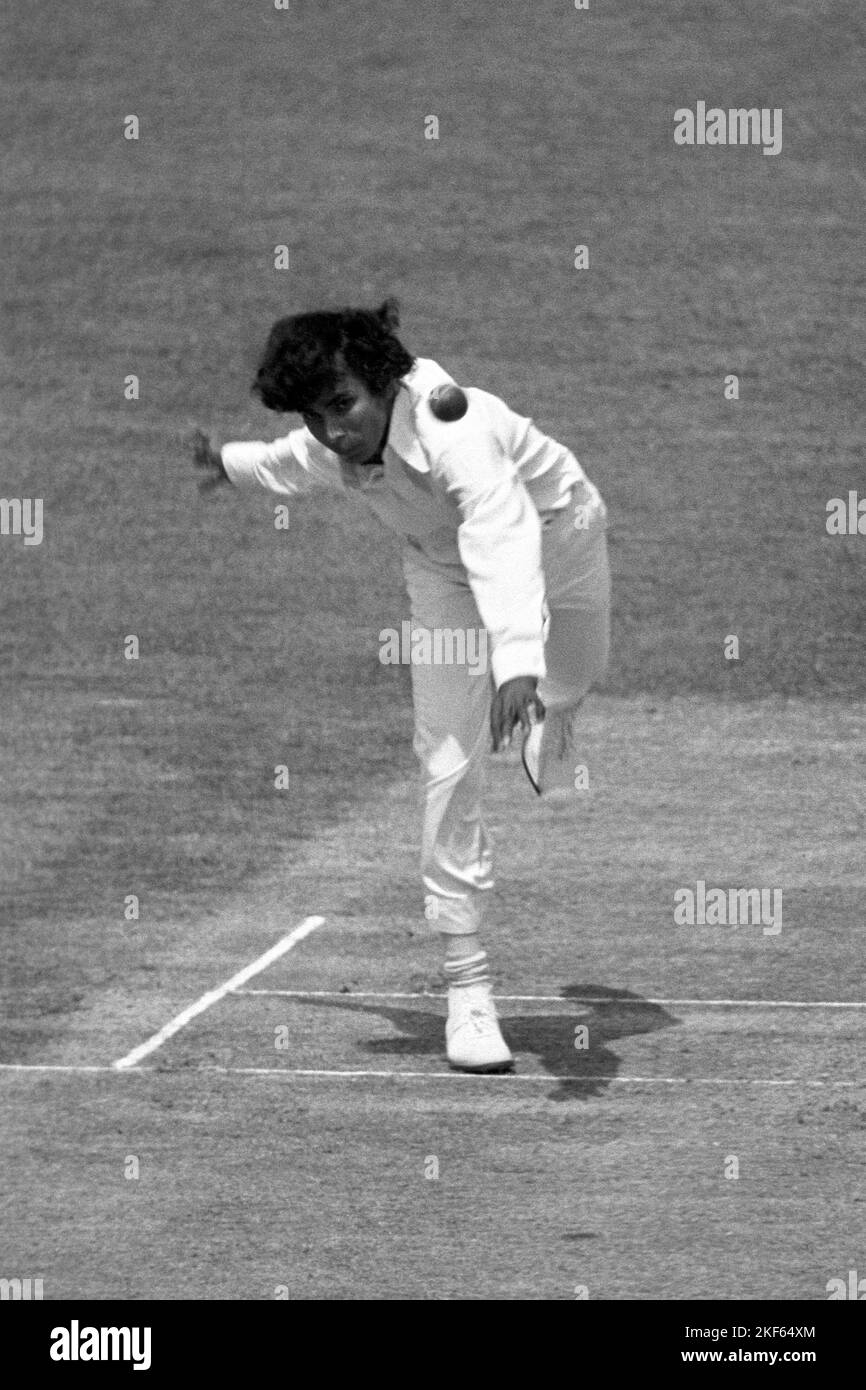 Anura Ranasinghe in action bowling for Sri Lanka Stock Photo - Alamy