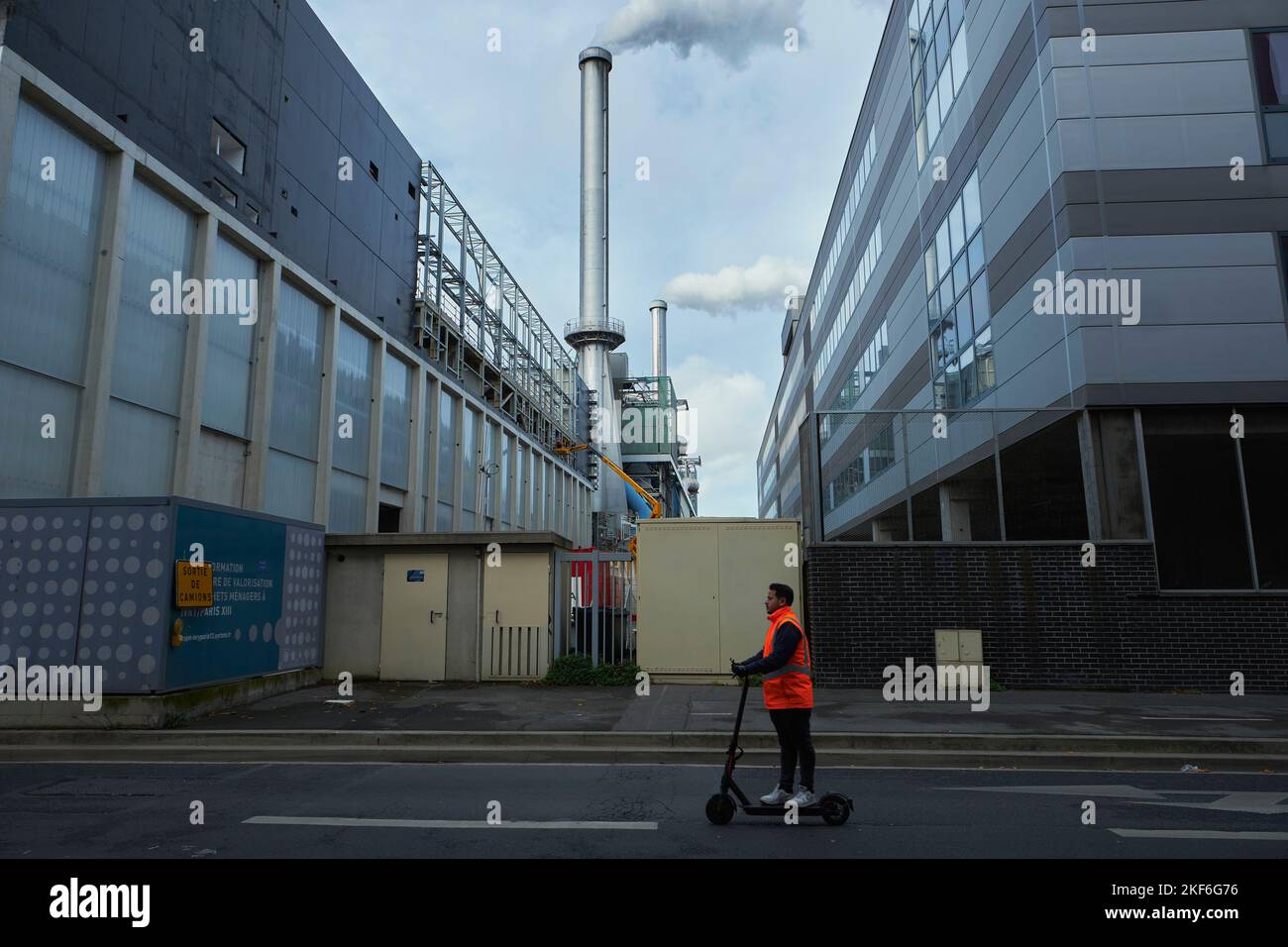 November 16, 2022, Ivry sur Seine, Ile de France, FRANCE: Man on a