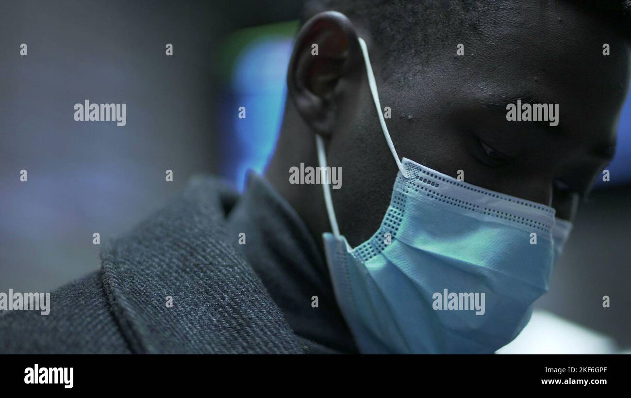 Black man wearing covid-19 face mask prevention Stock Photo - Alamy