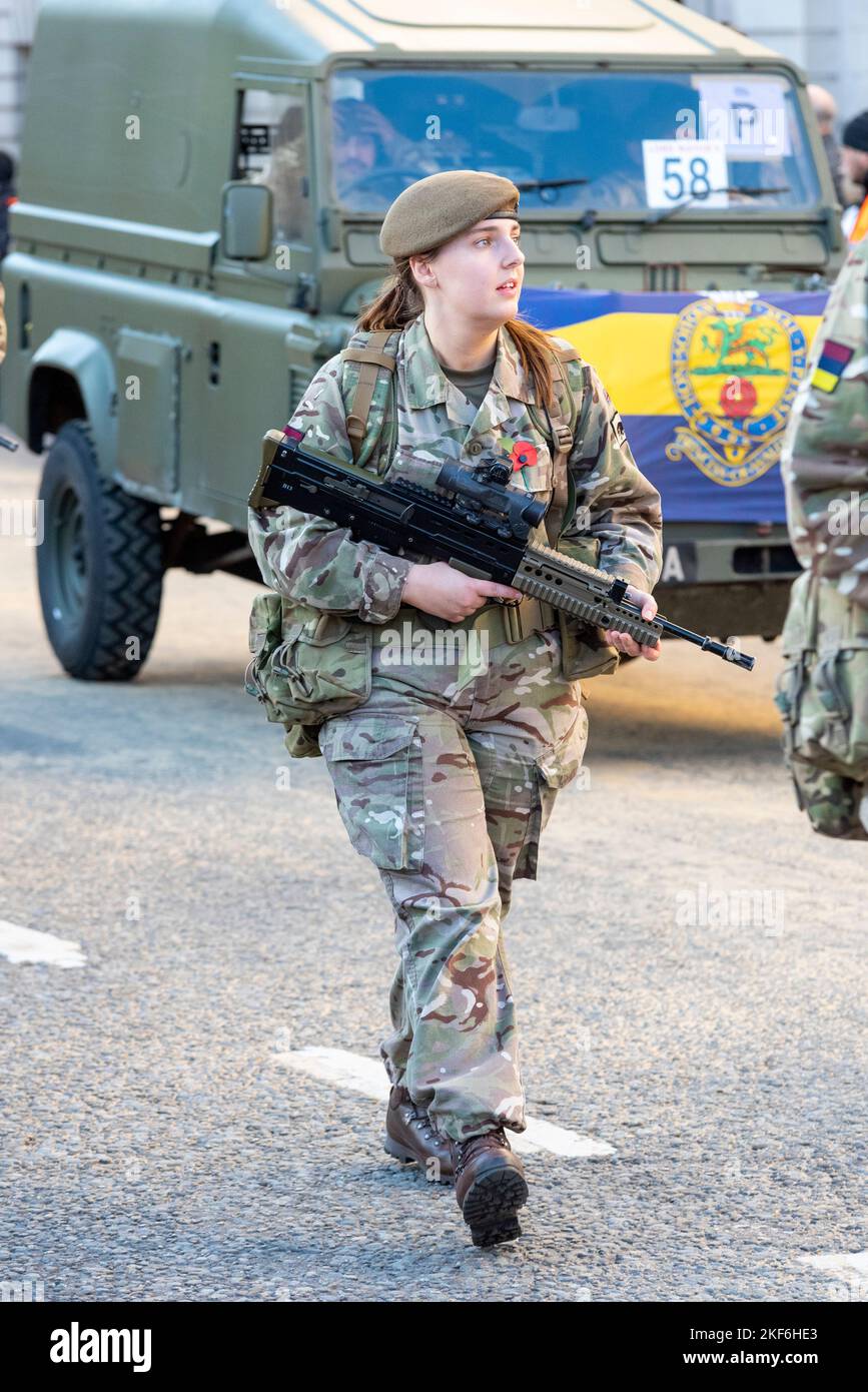 Female soldier of 4TH BATTALION THE PRINCESS OF WALES’ ROYAL REGIMENT at the Lord Mayor's Show parade in the City of London, UK Stock Photo