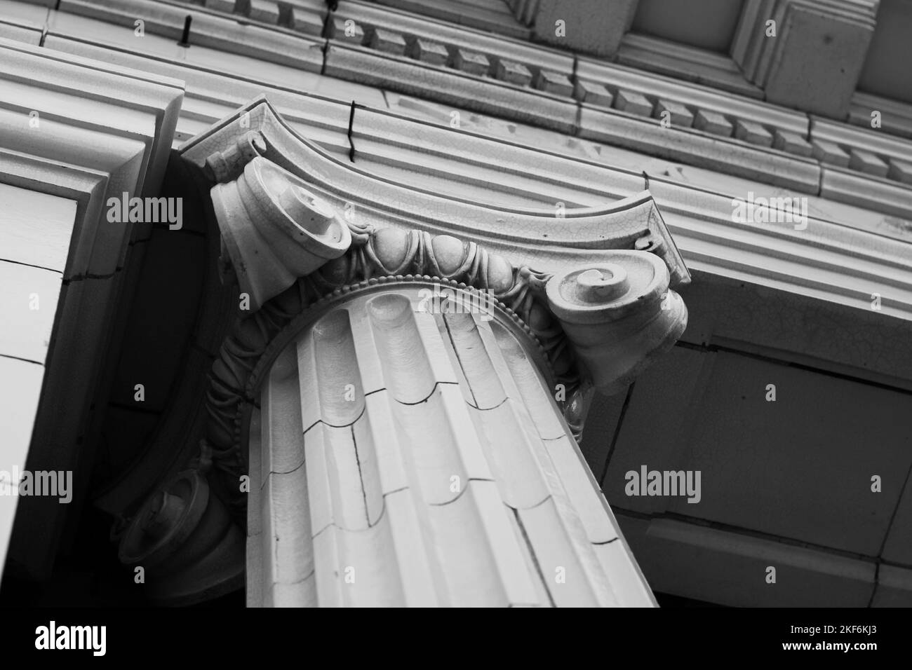 Statuesque grand column created out of Terra Cotta in a black and white