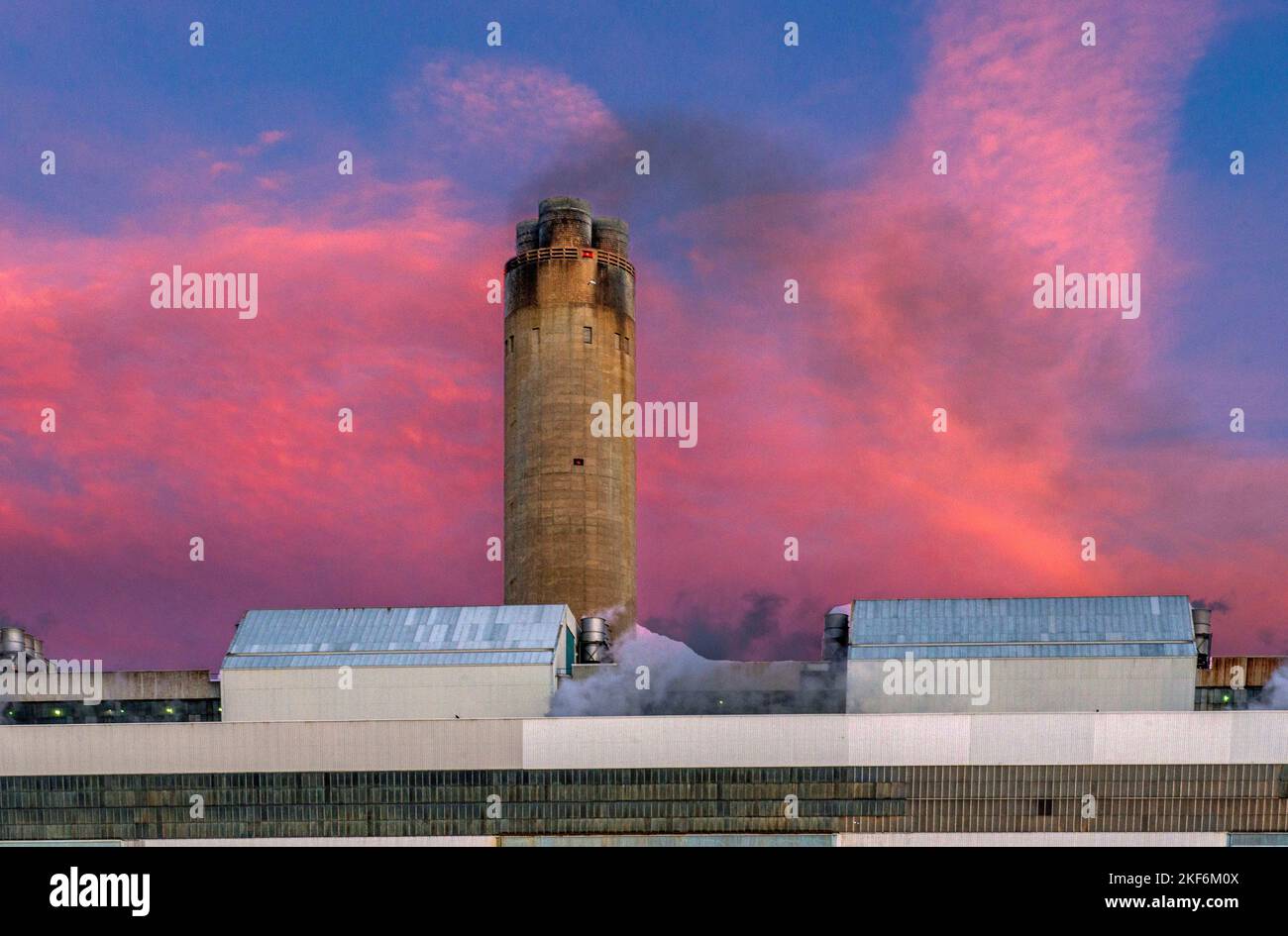 Aberthaw Power Station on the Glamorgan Coast in south Wales, no longer used to generate electricity. Stock Photo