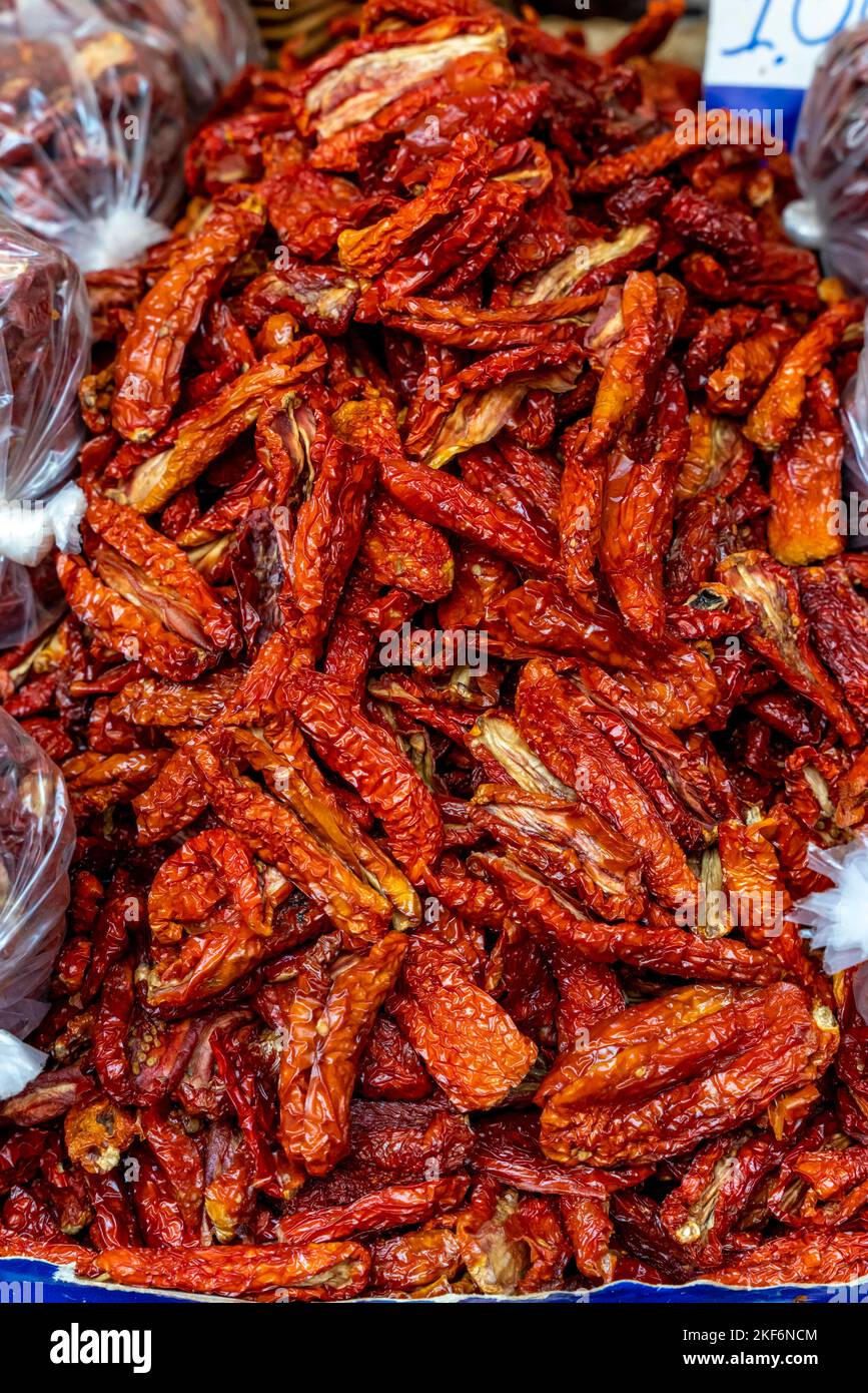 Sundried Tomatoes For Sale At The Produce Market, Ortigia, Syracuse (Siracusa), Sicily, Italy Stock Photo