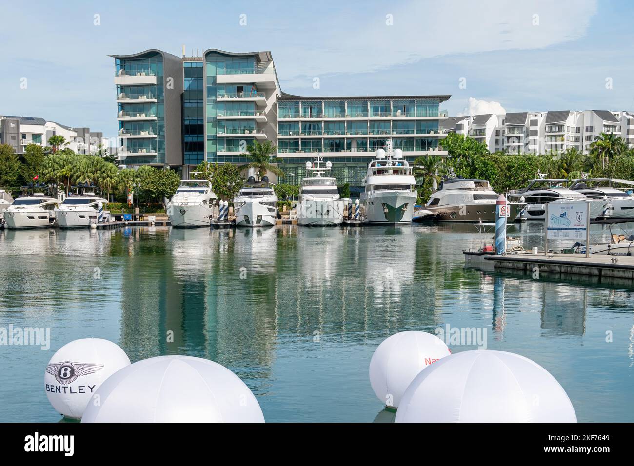 Aerial view siloso beach sentosa hi-res stock photography and images ...