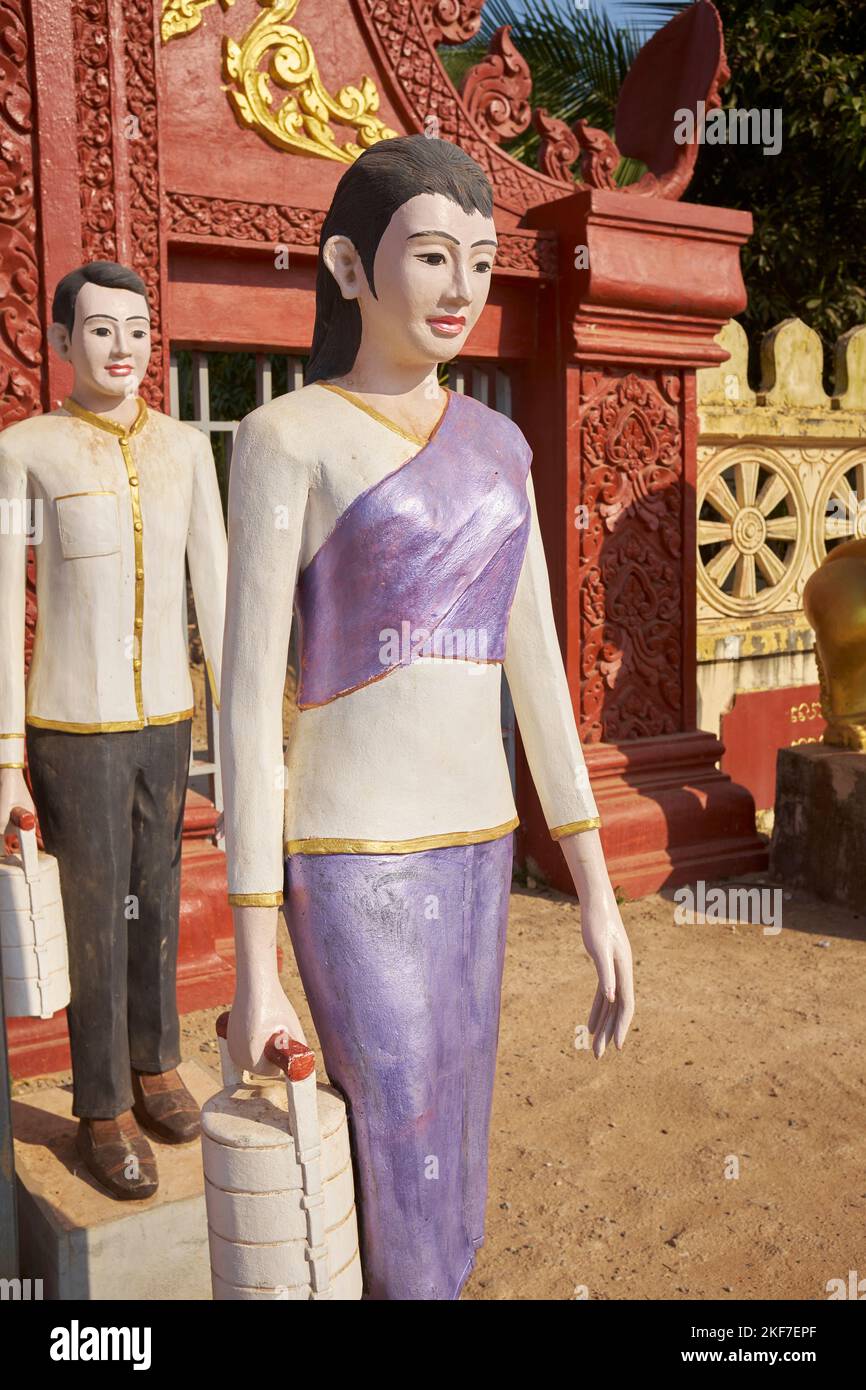 Couple figures folk art hi-res stock photography and images - Alamy