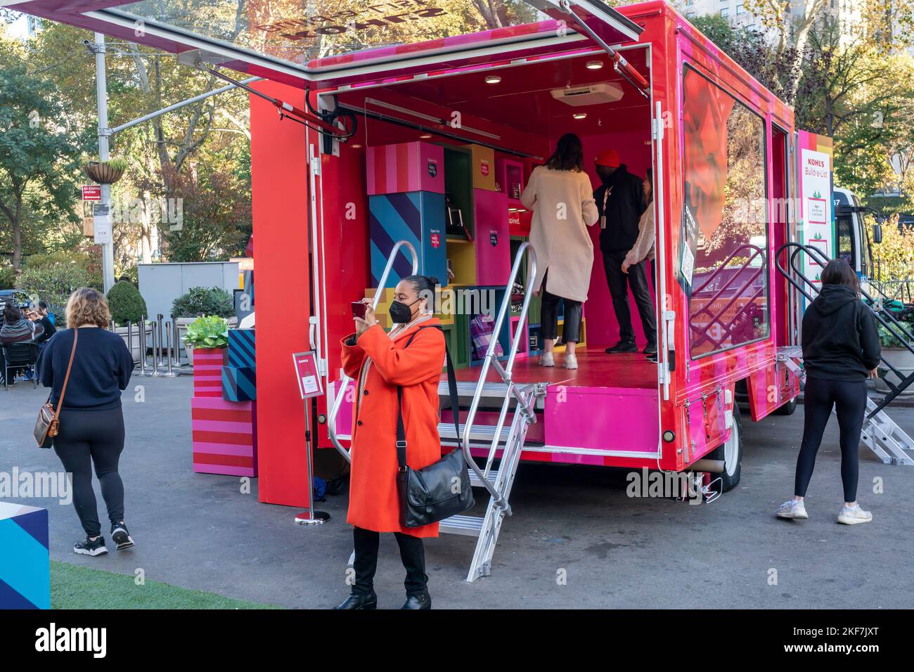 Visitors crowd the Kohl's ÒBuild-A-ListÓ brand activation in Flatiron Plaza in New York on Thursday, November 10, 2022. KohlÕsÕ CEO Michelle Gass has resigned to join Levi Strauss as their president. (© Richard B. Levine) Stock Photo