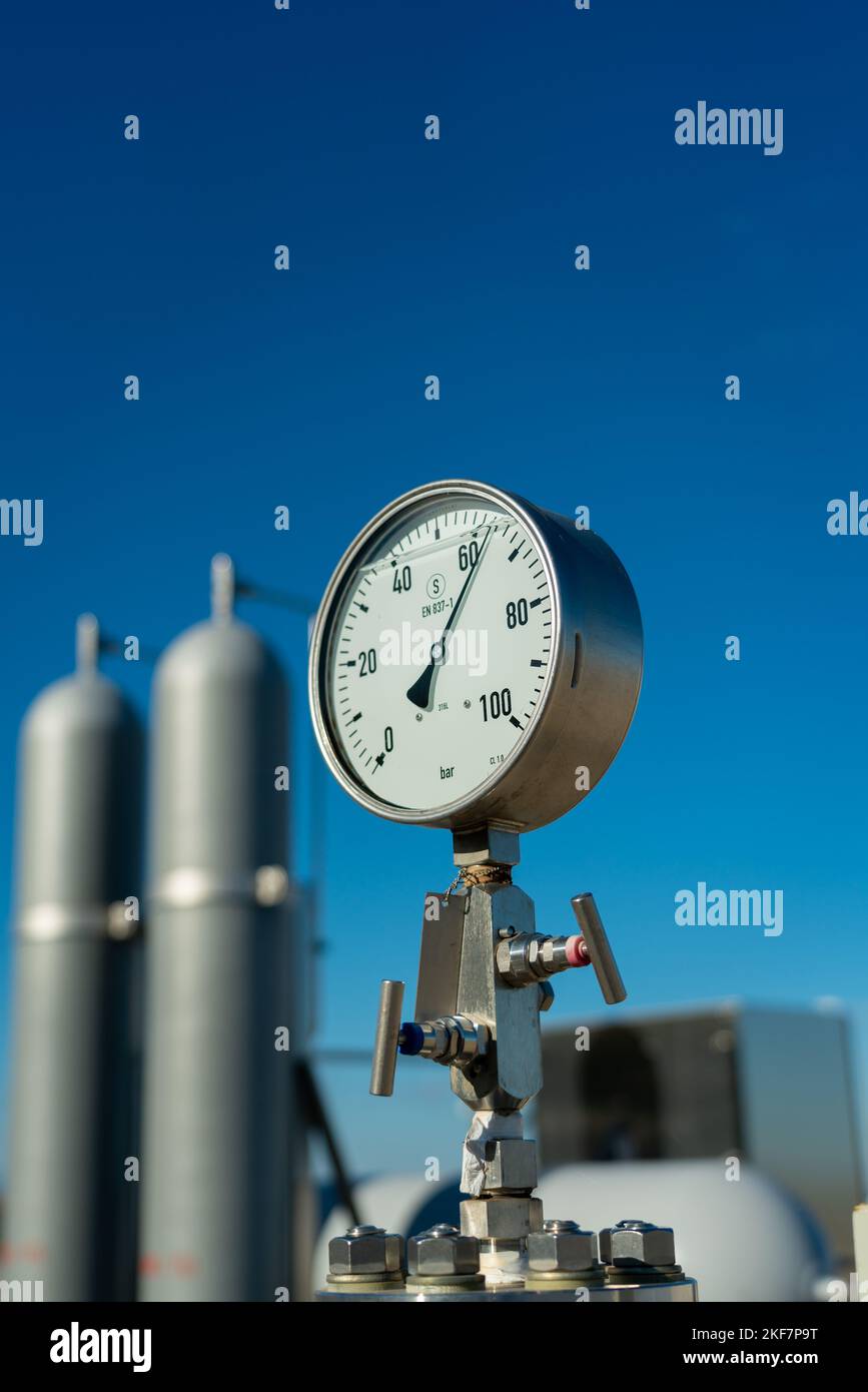 High pressure manometer at a natural gas pipeline Stock Photo Alamy