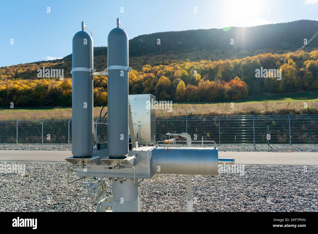 Classic pneumohydraulic drive of a ball underground valve on a gas