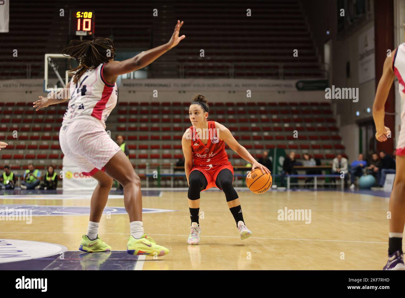 Sassari, Italy. 16th Nov, 2022. Coline Franchelin (Roche Vendee) during  Dinamo Sassari W vs Roche Vendee Basket Club, Basketball Eurocup Women  Championship in Sassari, Italy, November 16 2022 Credit: Independent Photo  Agency/Alamy