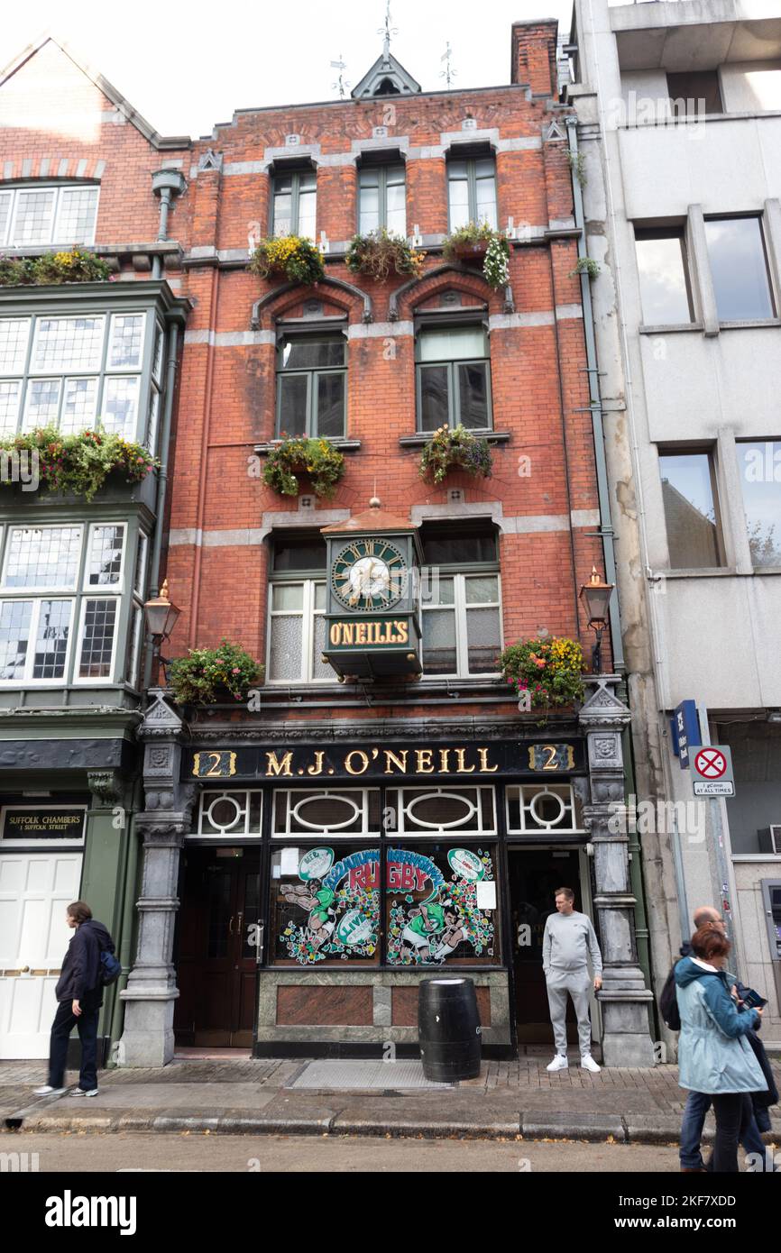 Ireland, Dublin - 20 October 2022: The exterior facade of the O'Neill's restaurant in the historic center of Dublin, traditional Irish pub Stock Photo