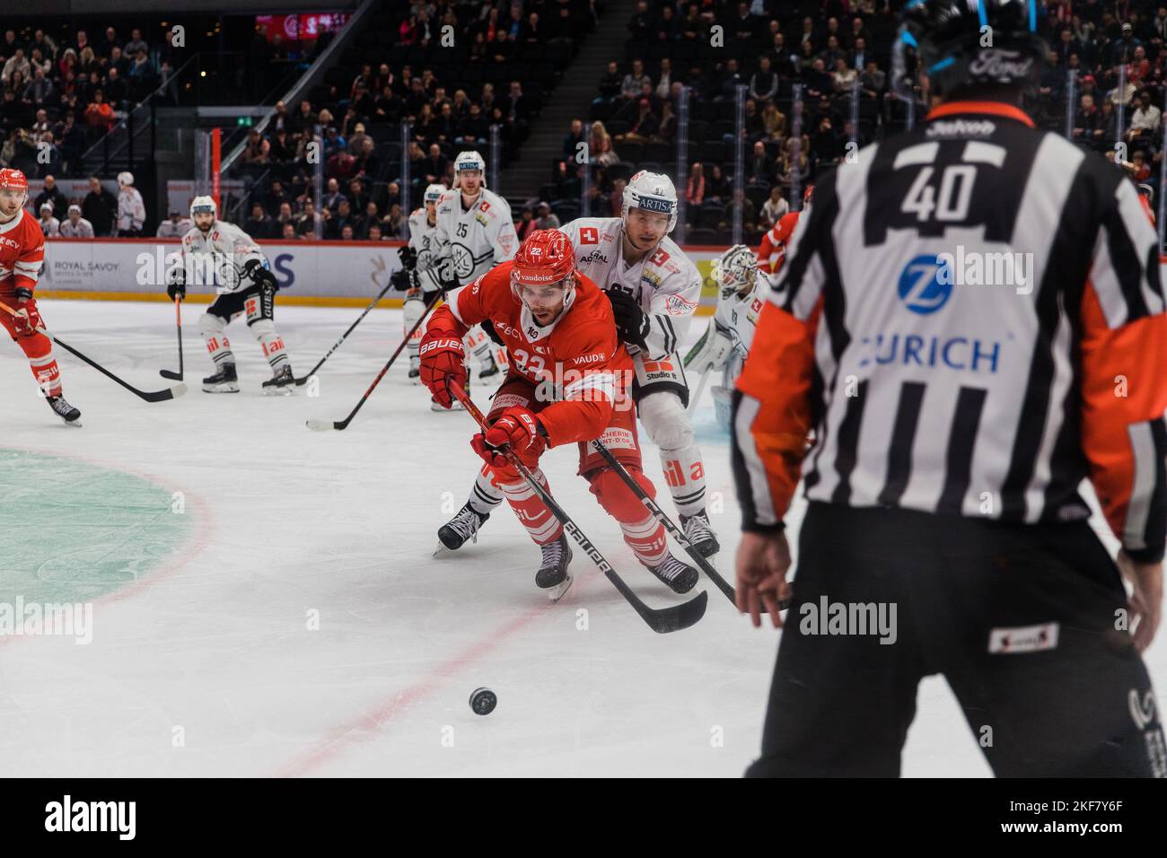 Los Angeles, California, USA. 16th Nov, 2022. MIIKKA SALOMAKI of the NLA's Lausanne HC fights for the puck during a game against Lugano HC at Vaudoise Arena in Lausanne, Switzerland on November 16, 2022 (Credit Image: © Alex Cave/ZUMA Press Wire) Stock Photo