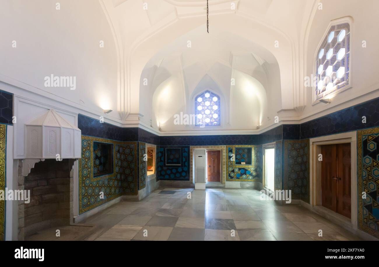 Interior of Tiled Kiosk hall in Topkapi Palace, Istanbul, Turkey Stock ...