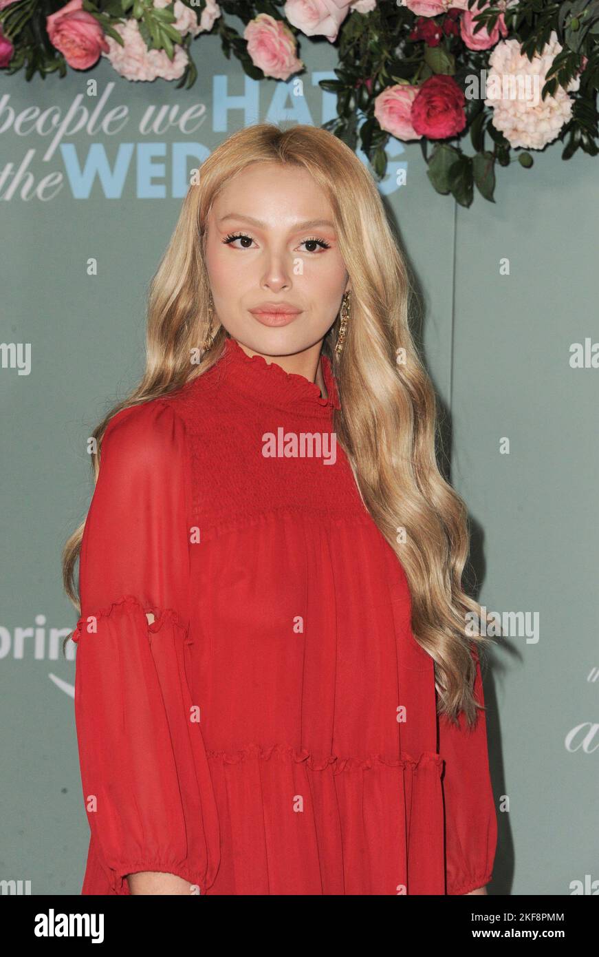 Los Angeles, CA. 16th Nov, 2022. Zoey Luna at arrivals for THE PEOPLE