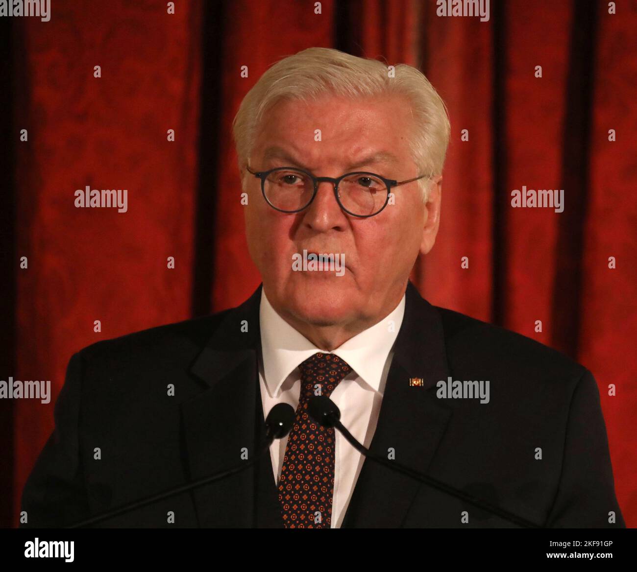 November 16, 2022, New York City, New York, USA: President of the Federal Republic of Germany FRANK-WALTER STEINMEIER receives the 2022 Henry A. Kissinger Prize from The American Academy in Berlin held at the Metropolitan Club in New York City. (Credit Image: © Nancy Kaszerman/ZUMA Press Wire) Stock Photo