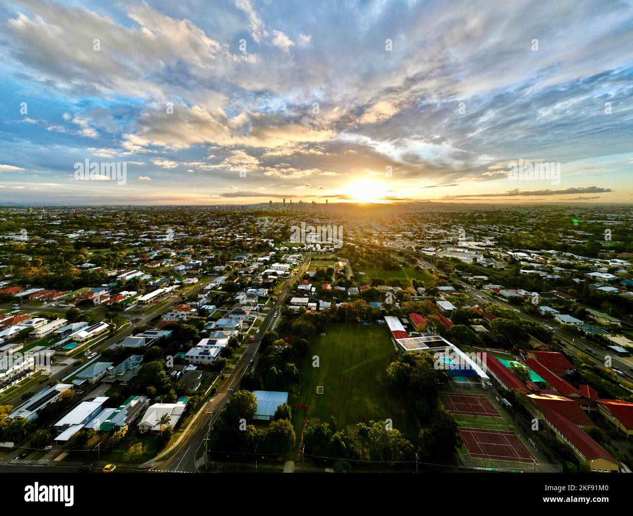 A high angle of the Cannon Hill cityscape and lush greenery with the