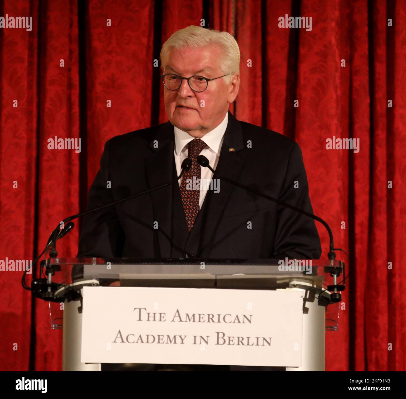 November 16, 2022, New York City, New York, USA: President of the Federal Republic of Germany FRANK-WALTER STEINMEIER receives the 2022 Henry A. Kissinger Prize from The American Academy in Berlin held at the Metropolitan Club in New York City. (Credit Image: © Nancy Kaszerman/ZUMA Press Wire) Stock Photo