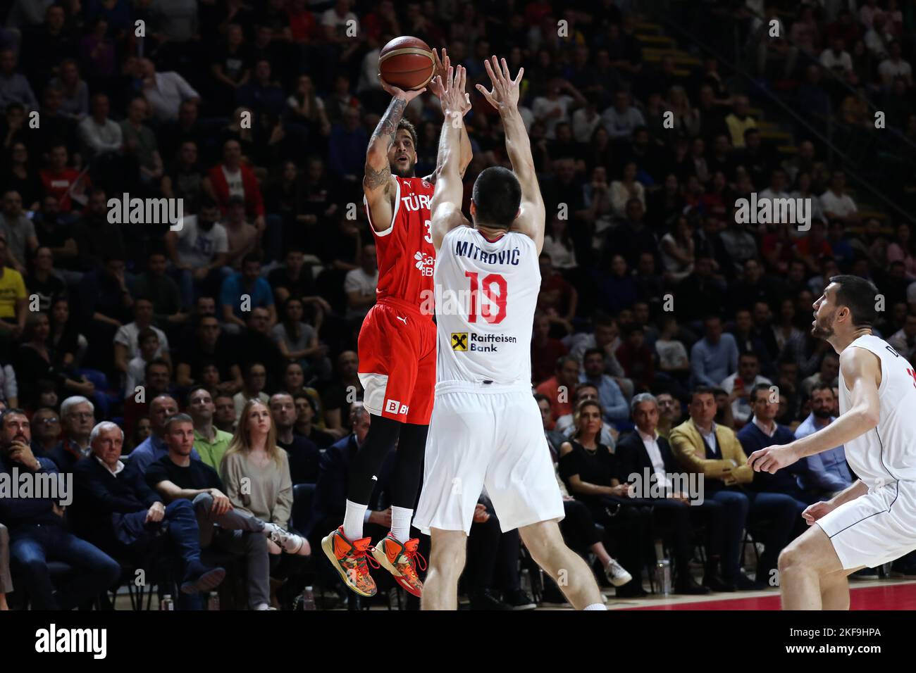 Belgrade, Serbia, 14th November 2022. Scott Wilbekin of Turkey shoots for three points during