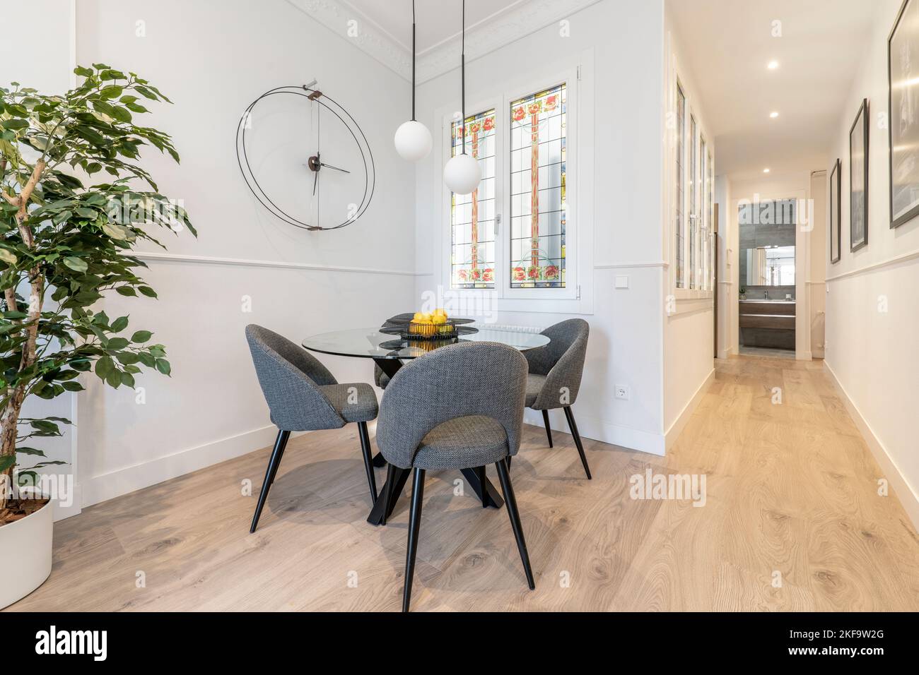 Round table for hallway deals