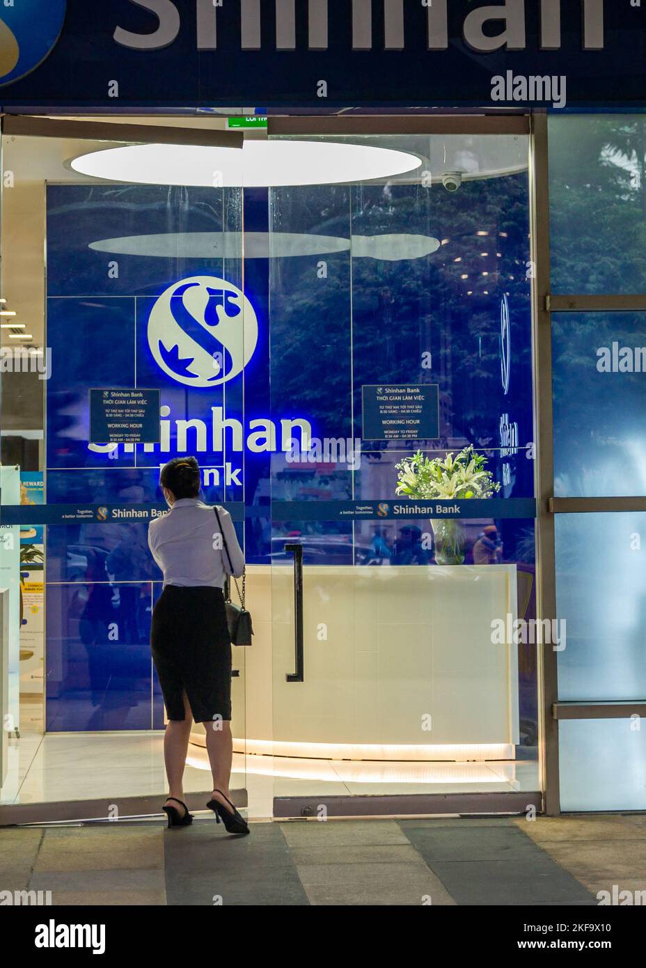 Shinhan bank office in Ho Chi MInh Stock Photo - Alamy