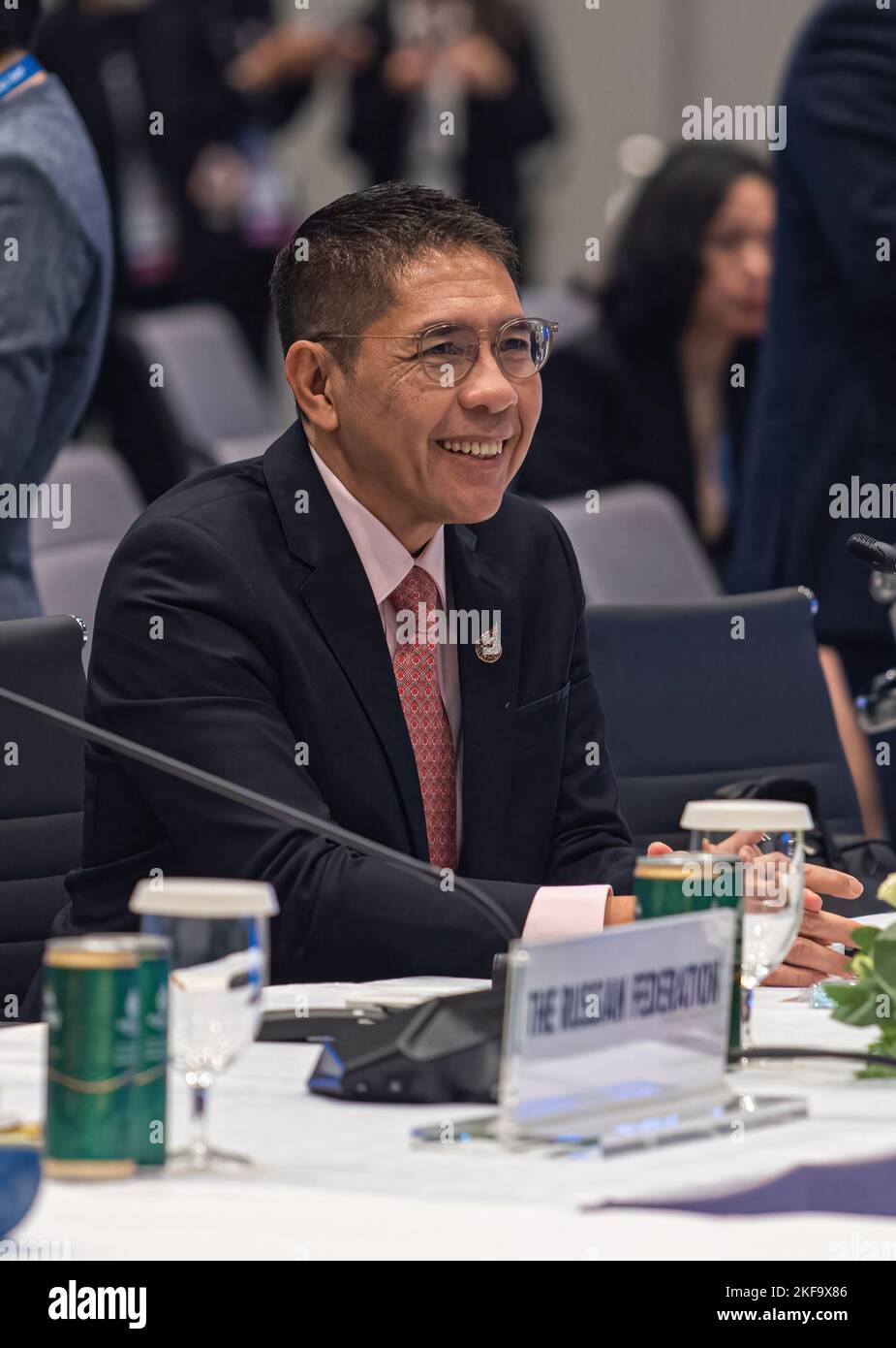 Bangkok, Thailand. 17th Nov, 2022. Singapore Second Minister of Foreign and Education Maliki Osman seen during the 33rd APEC Ministerial Meeting at the Queen Sirikit National Convention Center in Bangkok. Credit: SOPA Images Limited/Alamy Live News Stock Photo