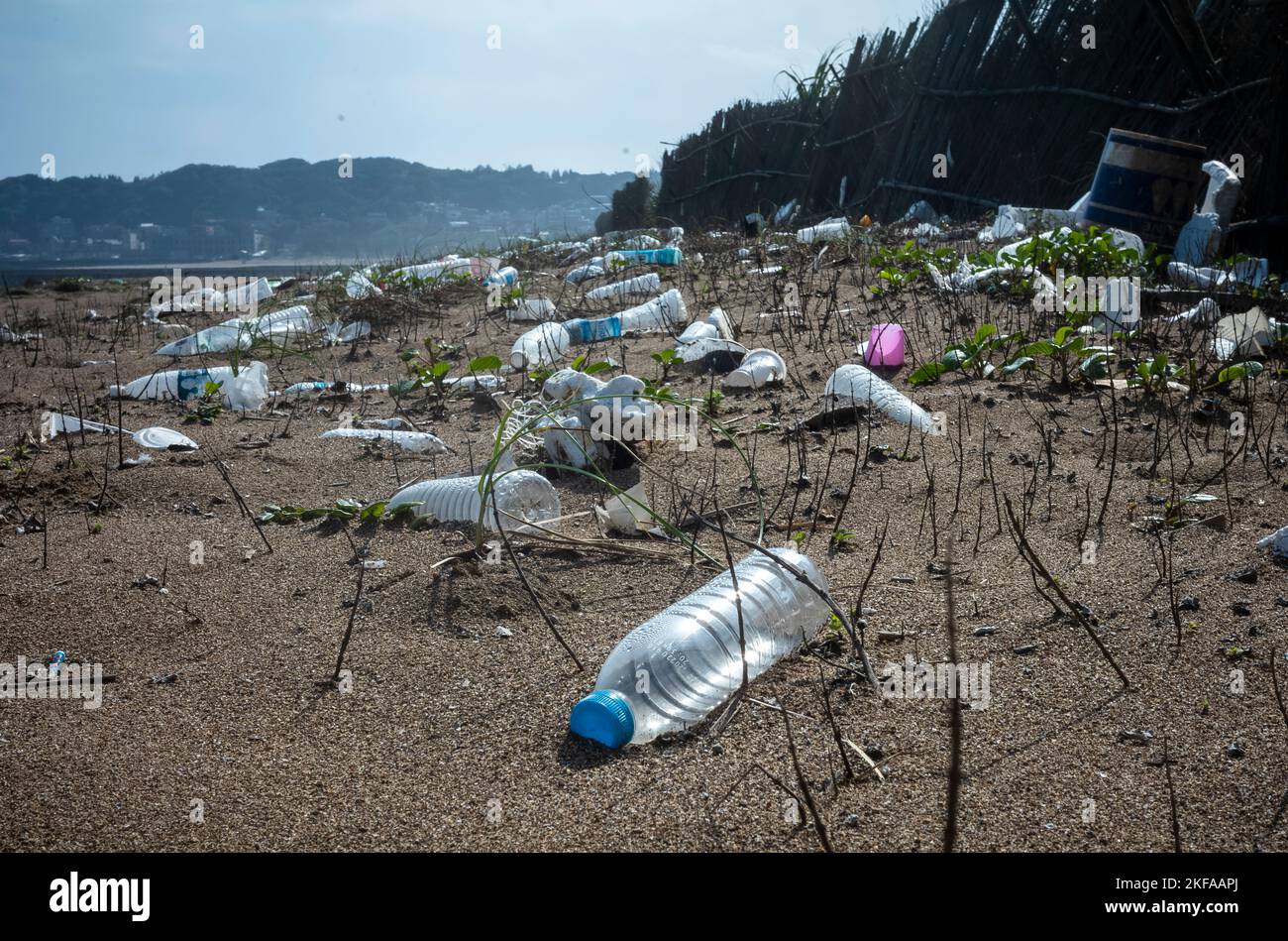 Taipei. 17th Nov, 2022. Beach polluted by discarded plastic and wood debris from the sea in New Taipei, Taiwan on 17/11/2022 by Wiktor Dabkowski Credit: dpa/Alamy Live News Stock Photo