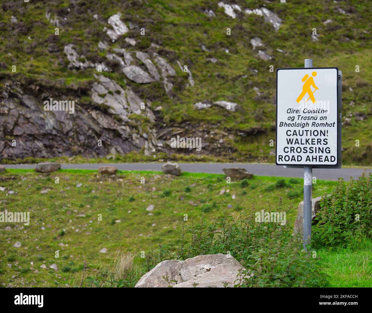 Pictogram and warning sign for walkers in Gaelic and English, Slieve