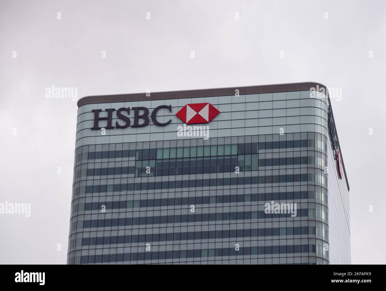 London, UK. 17th November 2022. Exterior view of HSBC global ...