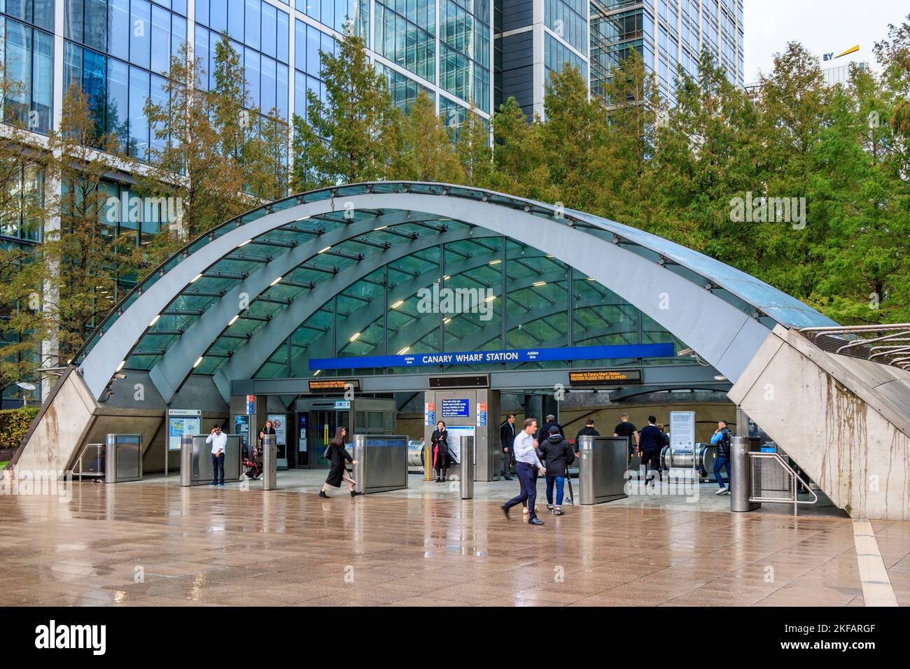 The Domed Entrance To Canary Wharf Underground Station In The Financial the-domed-entrance-to-canary-wharf-underground-station-in-the-financial