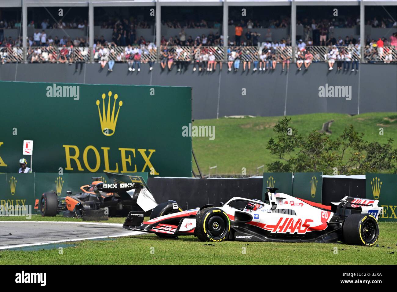 Sao Paulo, Brazil. 13th Nov, 2022. Crash between #20 Kevin Magnussen (DNK, Haas F1 Team) and #3 Daniel Ricciardo (AUS, McLaren F1 Team), F1 Grand Prix of Brazil at Autodromo Jose Carlos Pace on November 13, 2022 in Sao Paulo, Brazil. (Photo by HIGH TWO) Credit: dpa/Alamy Live News Stock Photo