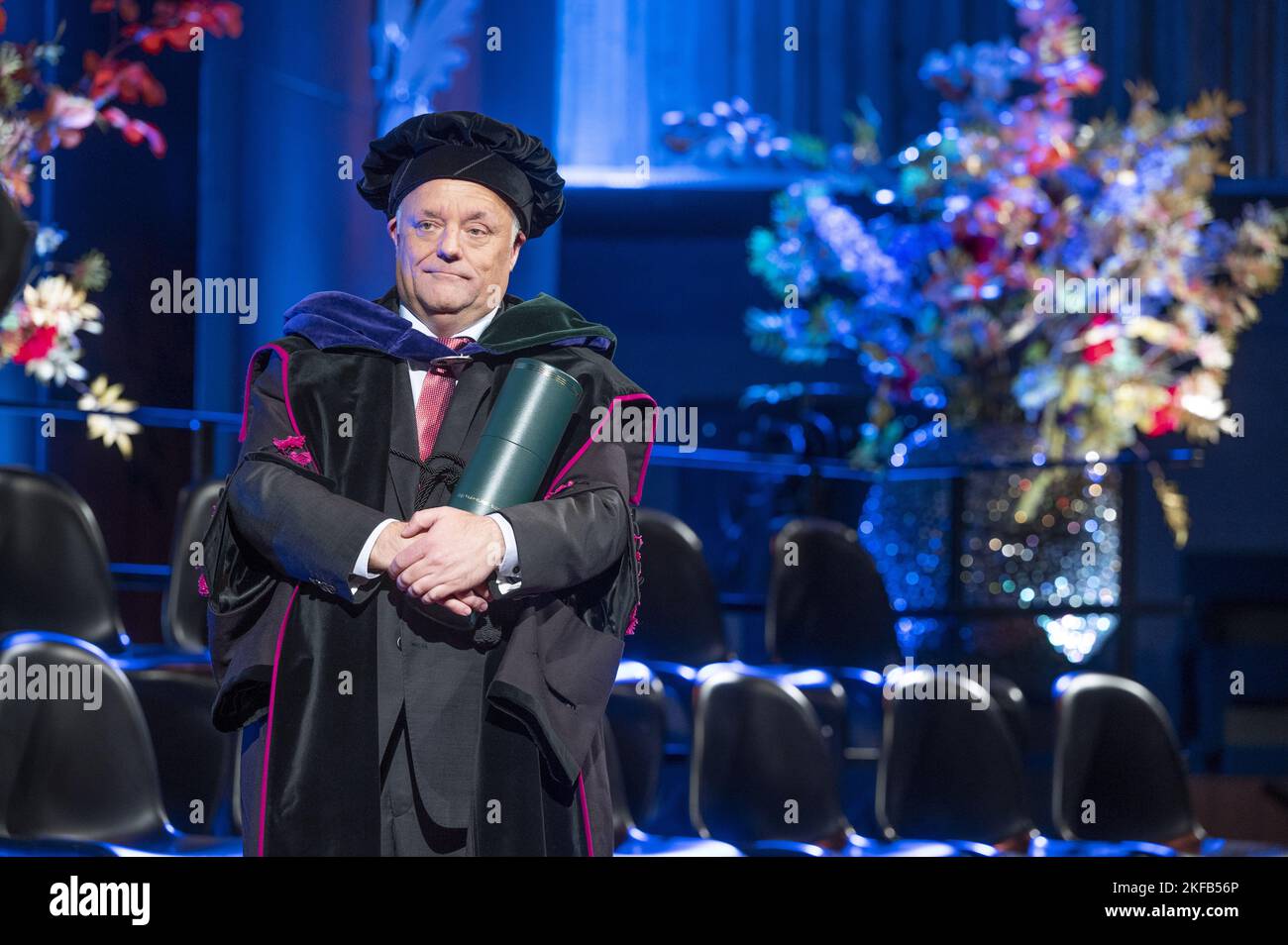 Van Ranst AMSTERDAM - The Belgian virologist Marc Van Ranst will receive an ...